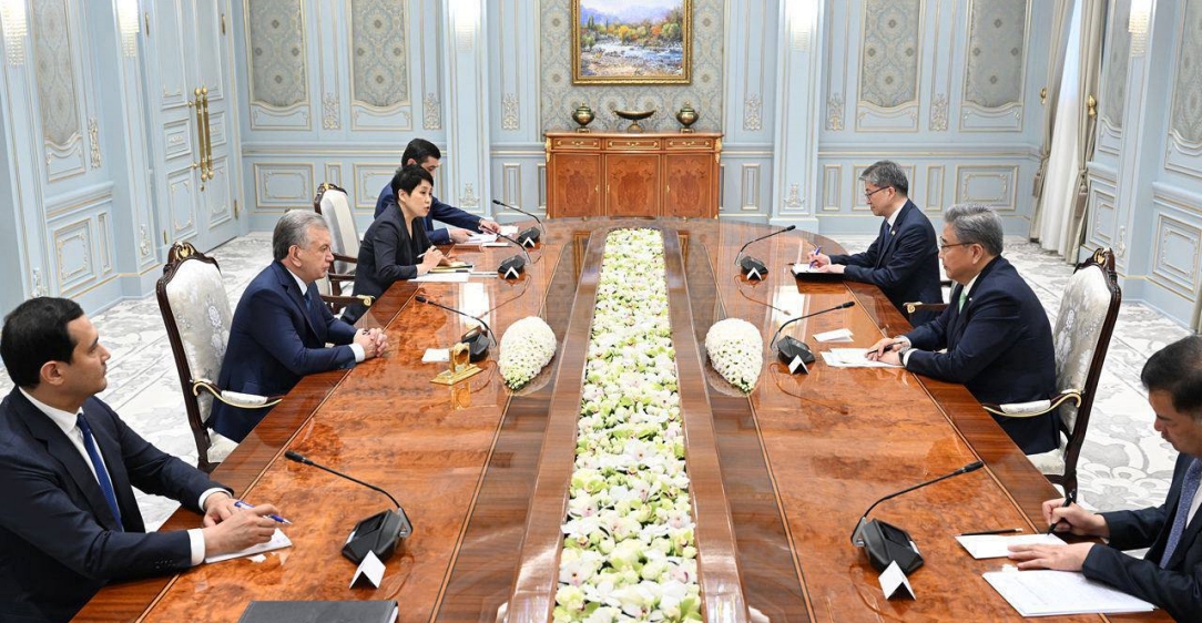 박진 장관, 우즈베키스탄 대통령 예방