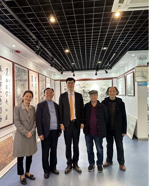 洪淳昌总领事访问西安市书画艺术研究院