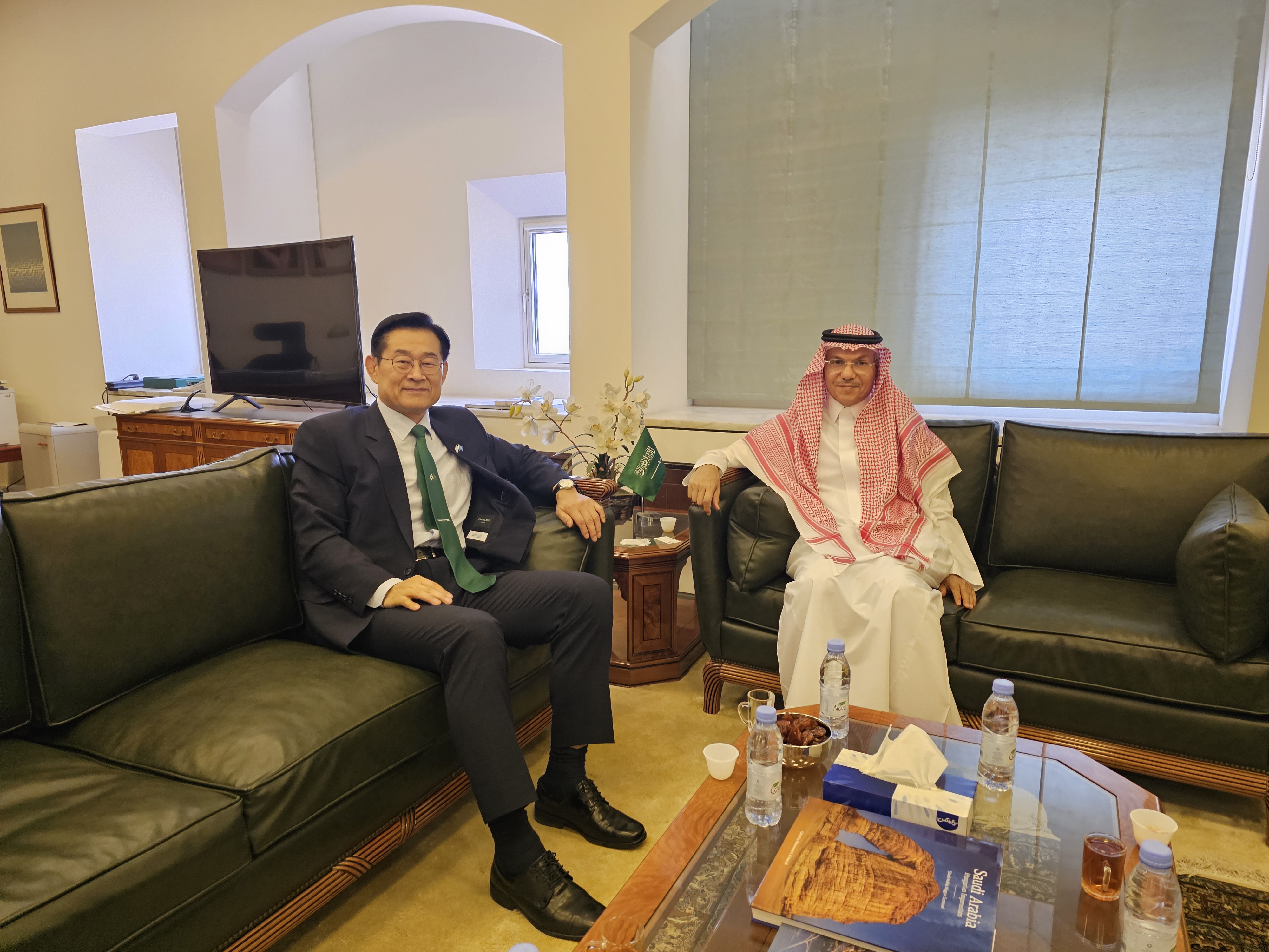 سعادة السفير يلتقي بسعادة مدير عام الإدارة العامة للدول الآسيوية بوزارة الخارجية