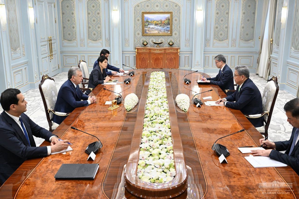 박진 장관, 우즈베키스탄 대통령 예방