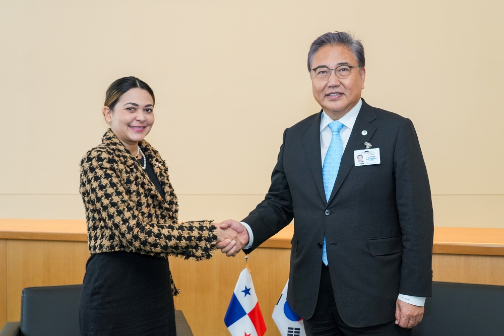 박진 장관, 유엔 총회 계기 파나마 외교장관과 회담 개최