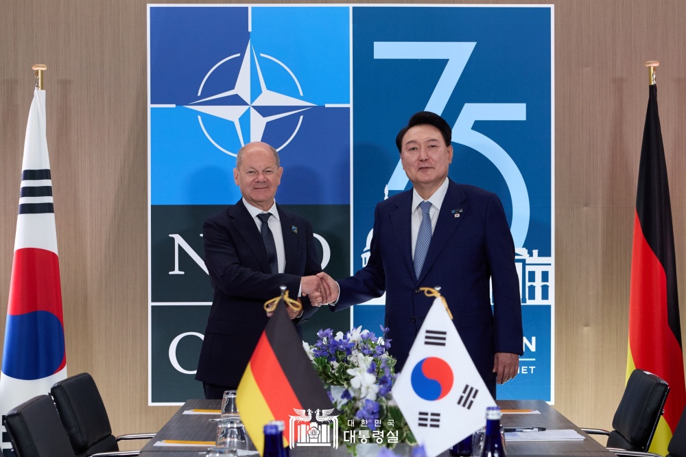 윤석열 대통령, NATO 정상회의 계기 독일 총리와 정상회담 개최