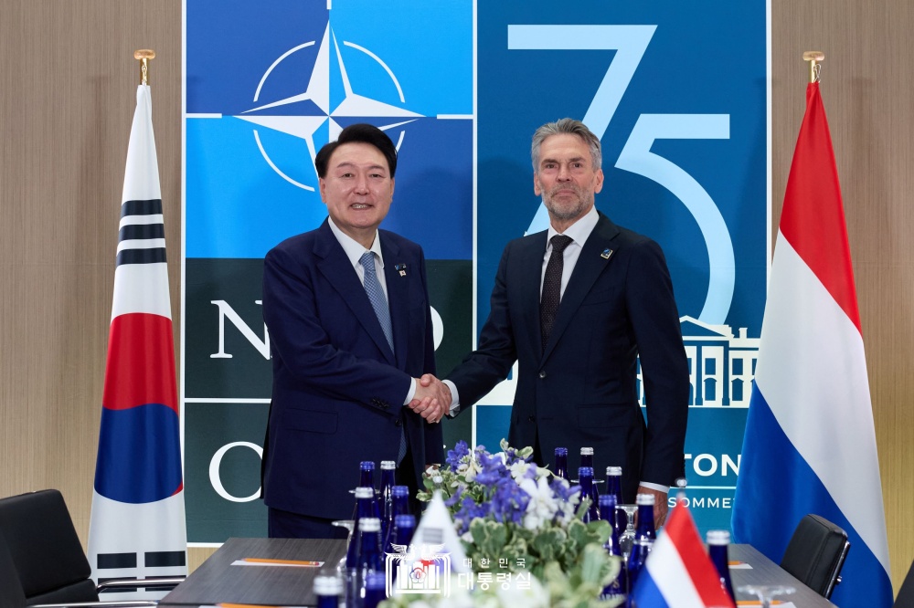 윤석열 대통령, NATO 정상회의 계기 신임 네덜란드 총리와 정상회담 개최