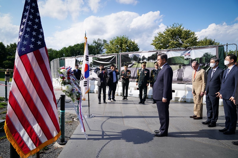 한국전쟁 참전용사 기념비 방문