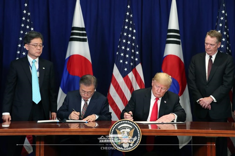 President Moon, President Trump sign ROK-U.S. FTA at UN