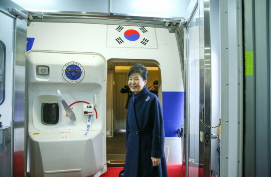 [프랑스•체코 순방] 박근혜 대통령, 프랑스•체코 순방