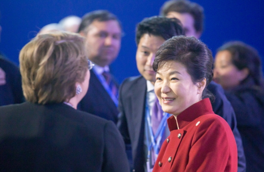 [프랑스·체코 순방] 박근혜 대통령, 청정에너지 혁신 미션 출범식 참석