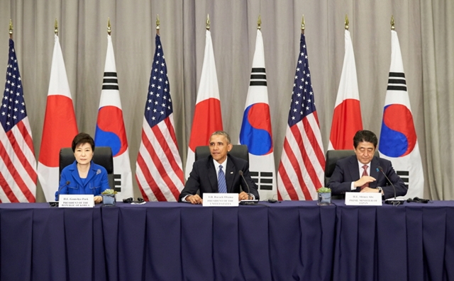 한·미·일 3국 정상회의 통해 강력한 대북제재 공조 재확인